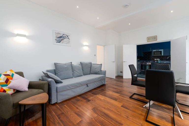 Room 4, Central London Flat FS1, London