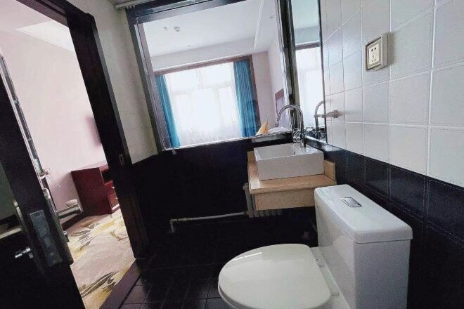 Bathroom 3, Xingbian International Hotel, Ili Kazakh