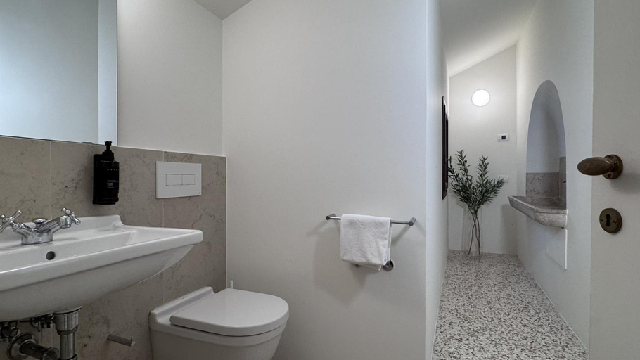 Bathroom 3, Residence Vendramin Canal View, Venezia