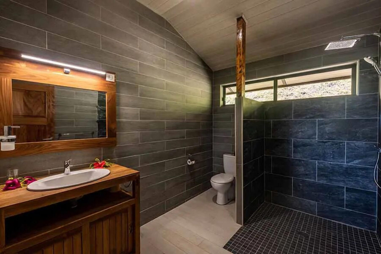 Bathroom, Fare Atea, Bora Bora