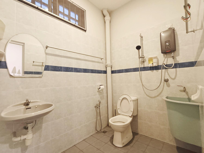 Bathroom 3, Leisure Corner 25, Central Seberang Perai