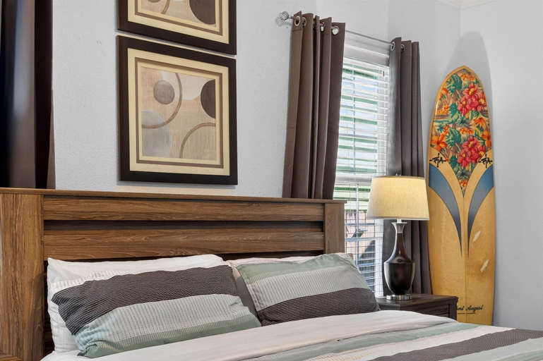 Room 2, Seaglass Haven 2 Bedroom Home, Galveston