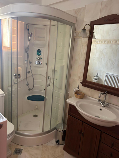 Bathroom 3, Aristarchos Lodge, West Greece