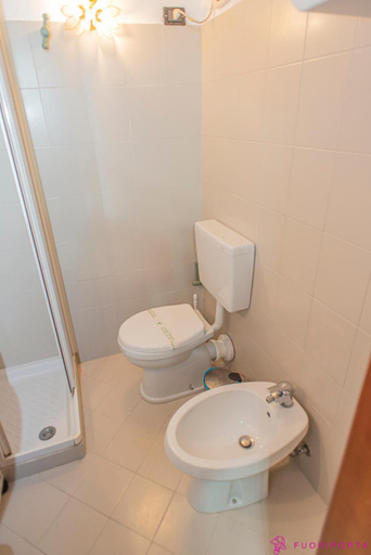 Bathroom 2, Monolocale "Emanuele 5". prot. PG 0177113, Parma