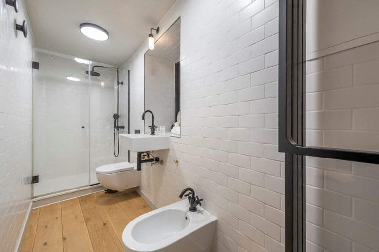 Bathroom 5, The Acre Abode - Covent Garden - by Frankie, London