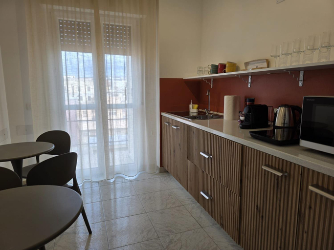 4, Cruise Stop Guest House, Roma
