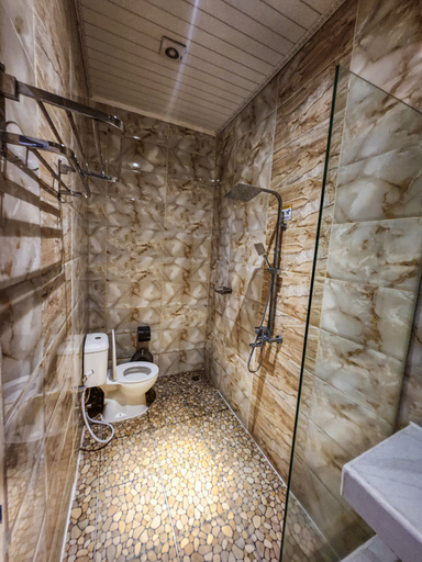 bathroom 8