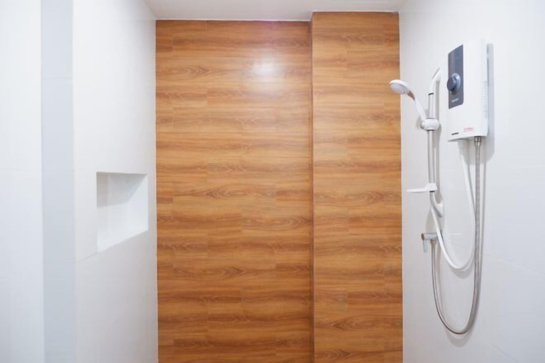 Bathroom 5, J & L Residence and Spa, Bang Khae