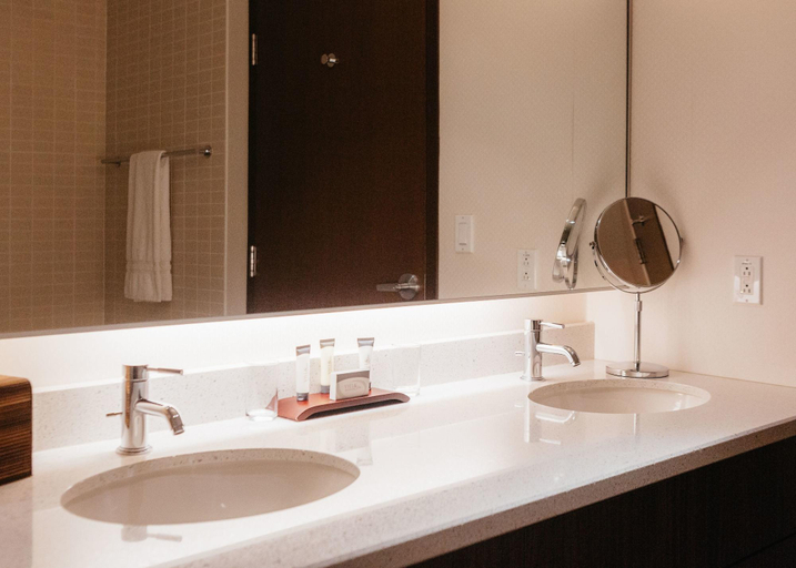 Bathroom 5, Hotel Casino New Nouveau Brunswick, Westmorland