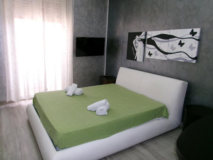 Bedroom 3, Antadia Terminal Bus, Palermo