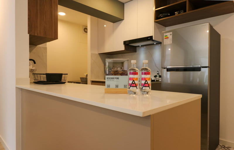 Room 4, w Sunny 1BR w Balcony in Vibrant San Isidro, Lima