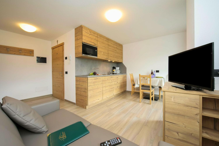 Others 2, Derby Apartments, Sondrio