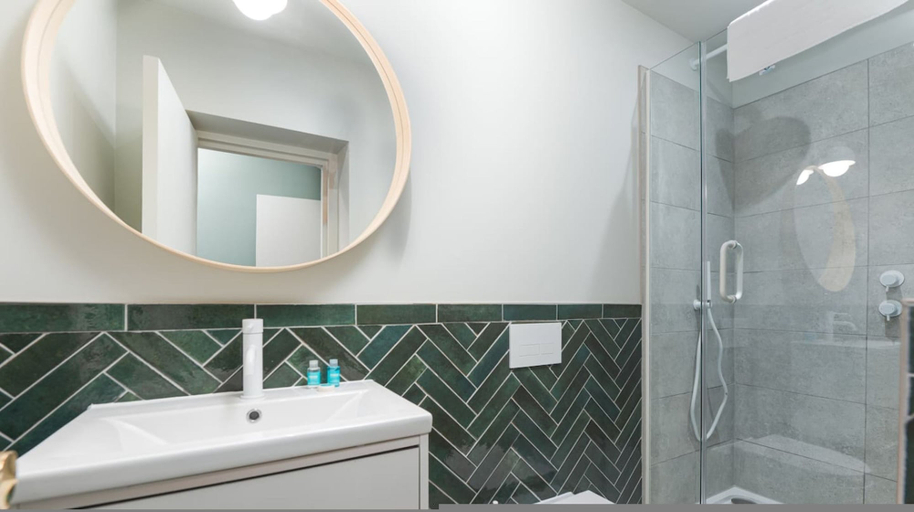 Room 2, Trendy Flat by Hyde Park PS1, London
