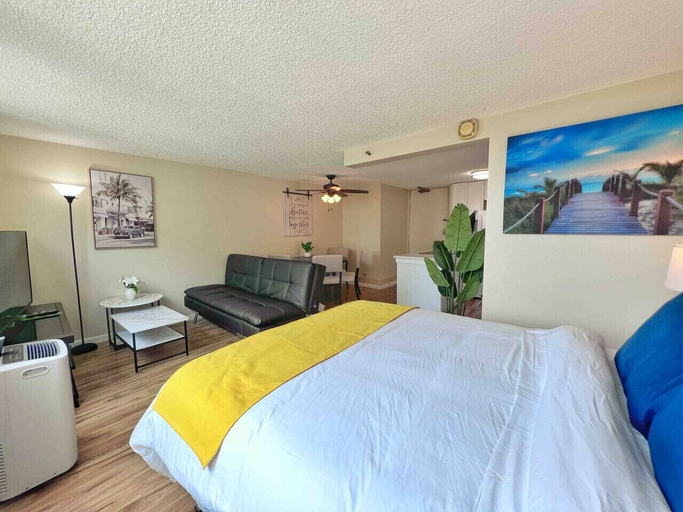 Room 5, Comfy and Modern Condo By Waikiki, Honolulu