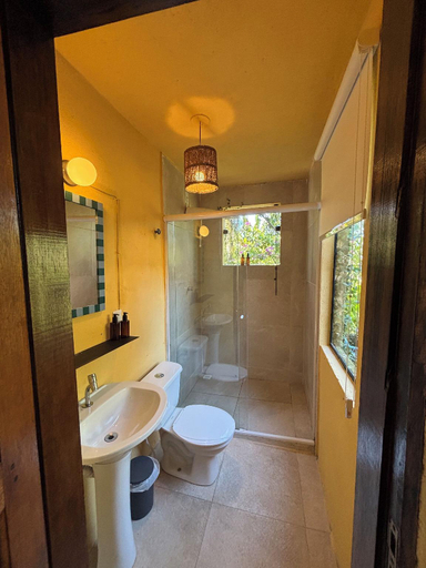 Bathroom 4, O Portalzinho, Parati
