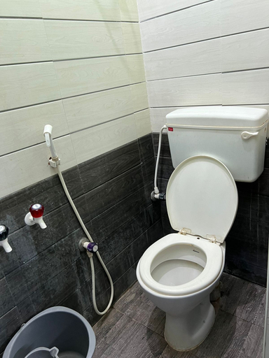 Bathroom 5, SK RESIDENCY NAGORE, Karaikal
