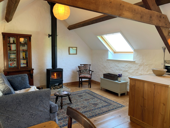 Living area 2, Pen y Graig - The Loft B&B, Anglesey