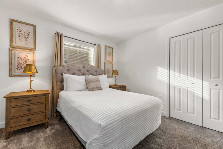 Room 5, South-Facing Pool 5BR Storey Lake Lazy River 2437, Osceola
