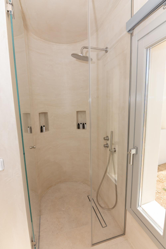 Bathroom 5, Pentanemi Folegandros, South Aegean