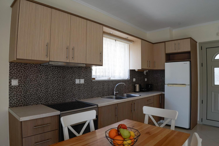 Others 3, Eva's Apartment, Ionian Islands