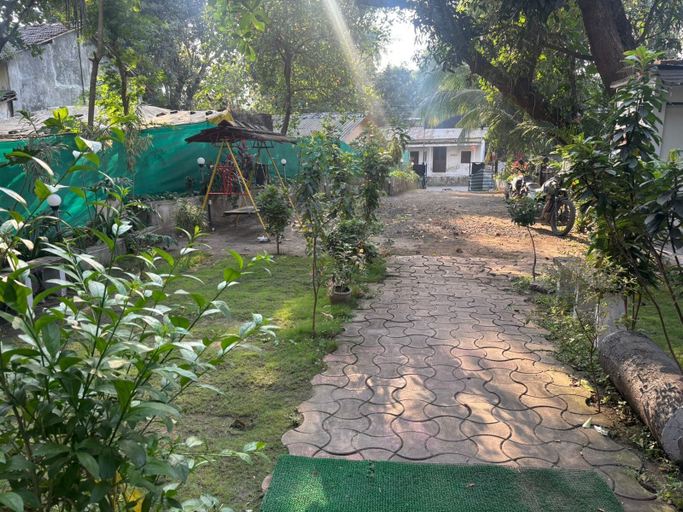 Property grounds 4, Villa The Kinara Resort, Raigarh