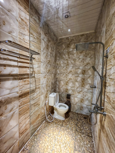 bathroom 7