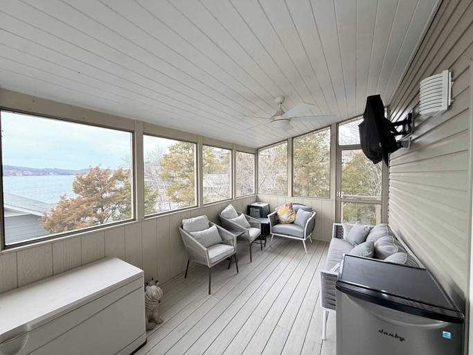 Living area 5, Sunset Point Lakeview Home Near Margaritaville, Camden