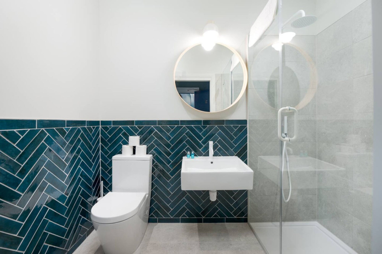 Room 5, Perfect Hyde Park Apartment PS3, London