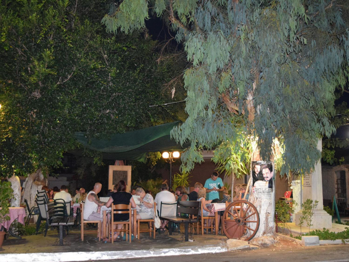 Food & Drinks 5, Villa in Prines with White Mountains View, Crete