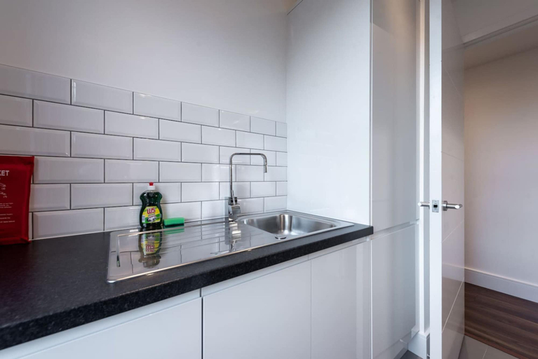 Room 5, Stunning Hyde Park Apartment SS3, London