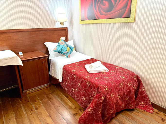 Bedroom 2, Royal Termini Guest House, Rome
