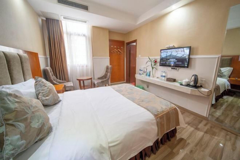 Bedroom 4, Yi Long Hua Chen Impress Business Hotel, Nanchong