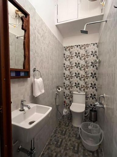 Bathroom 2, L'edelweiss heritage house, Puducherry