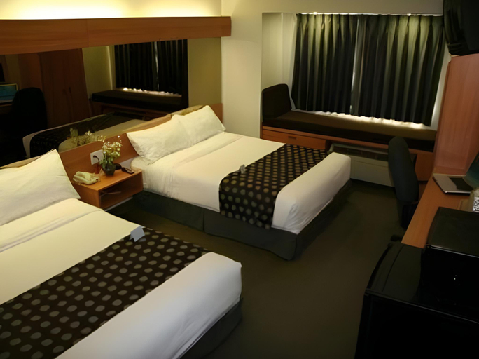 Bedroom 2, Microtel Inn & Suites by Wyndham Ft. Worth North/at Fossil, Fort Worth