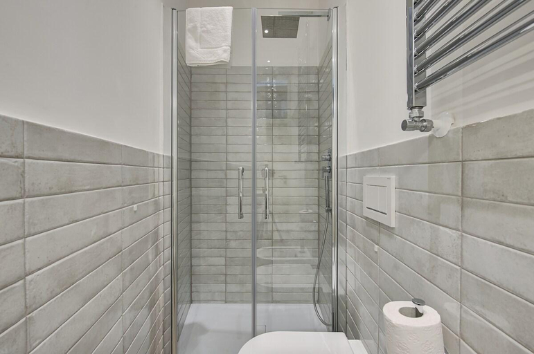Bathroom 5, Domus Capitolina Campo De' Fiori, Rome
