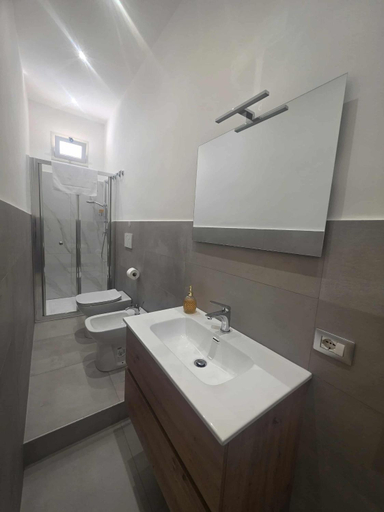 Bathroom 3, Golden house sicily, Catania