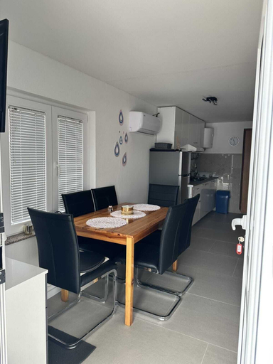 In-room dining, Apartment Matanovic, Vir