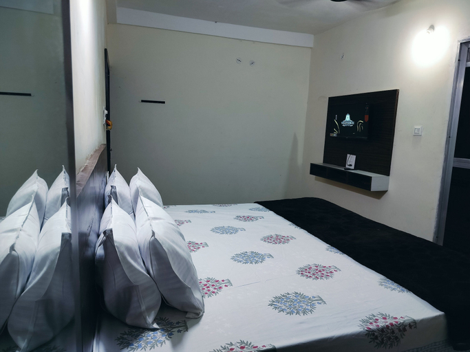 Room 2, hotel vijay shree palace, Rajgarh