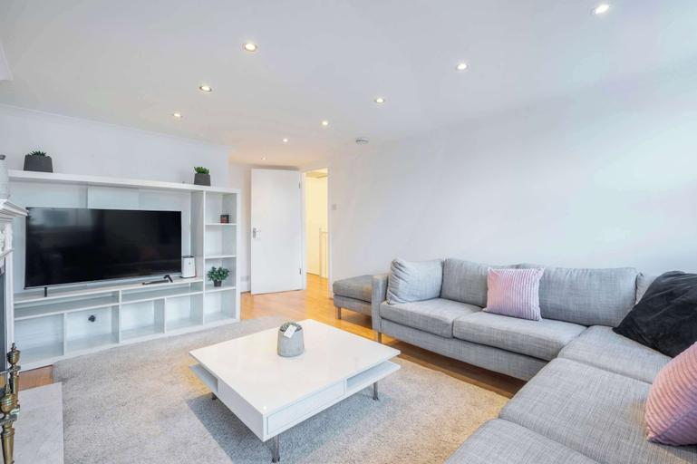 Living area, The Fitz - by Frankie, London