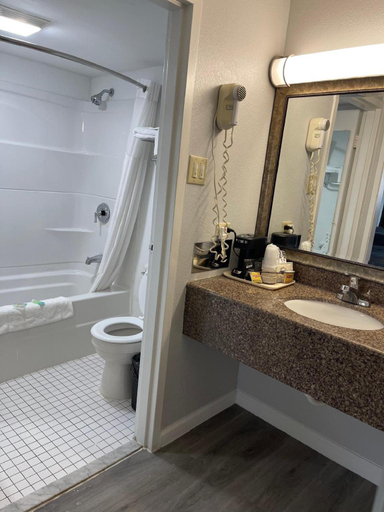 Bathroom 3, Wilkes-Barre Inn & Suites, Luzerne