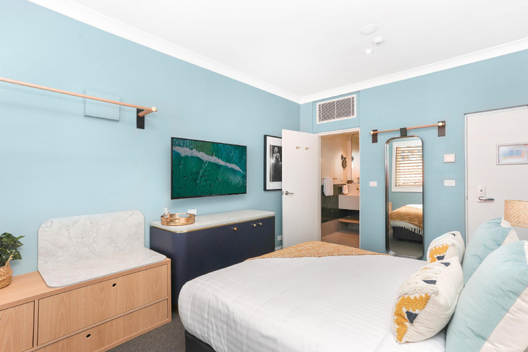 Bedroom 2, Coogee Bay Hotel - Pub Style, Sydney