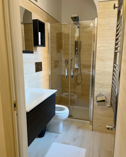 Bathroom 2, Il Plancton Colosseo, Rome