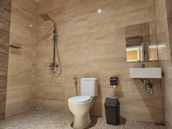 bathroom 11