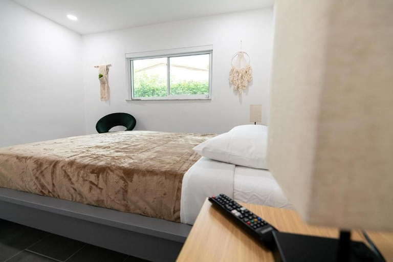Room 1, Cozy Villa Grill Mini Golf Pool, Miami-Dade