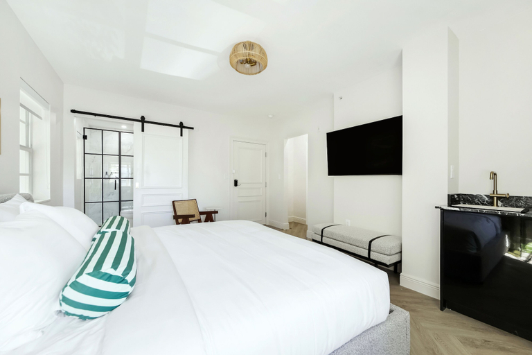 Room 5, Lemon Branch, Miami-Dade