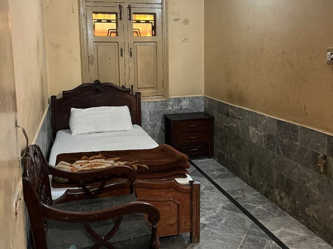 Room 4, Qaiser Hotel, Lahore