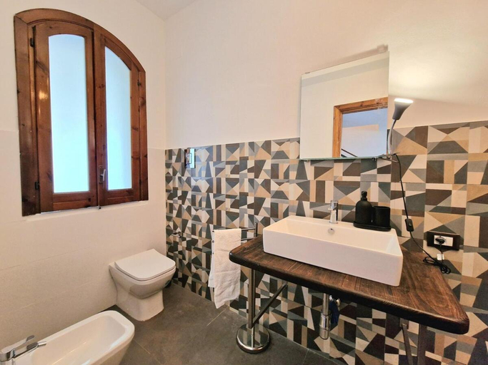 Bathroom 4, Villa Giacoma hot tub and garden, Palermo