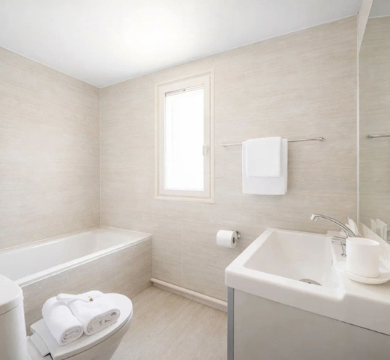 Bathroom 5, 1622 Saint-Paul, Paris