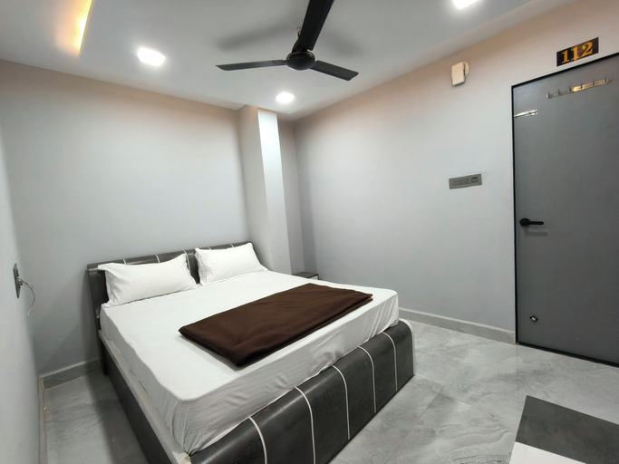 Room 4, Hotel Rudra, Surat