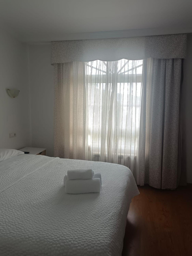 Bedroom 2, HOSTAL CHOCOLATE y MENTA REDONDELA, Pontevedra